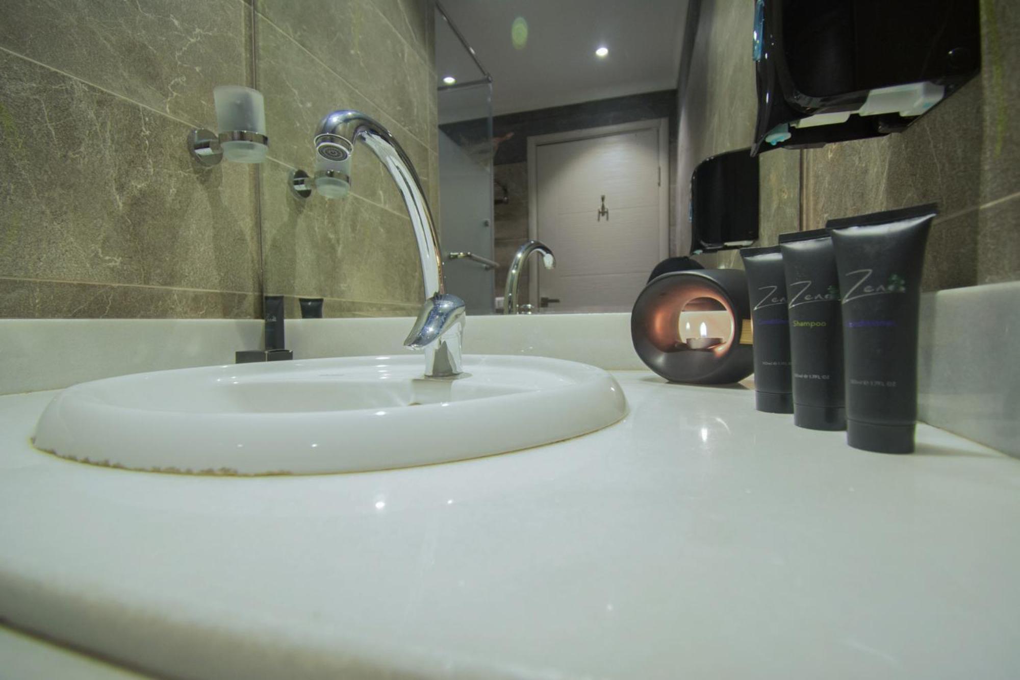 Giza Nile Guardian Hotel מראה חיצוני תמונה